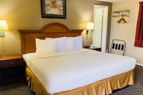 Rodeway Inn & Suites Sheridan image 13