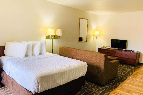 Rodeway Inn & Suites Sheridan image 4
